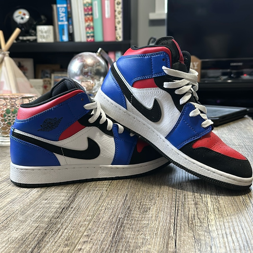 Jordan 1 Mid Top 3 - Picture 3 of 5